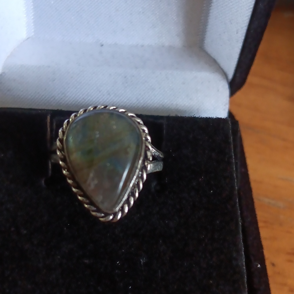 Labradorite Ring With Sterling Silver Band 7.5 925 - Picture 3 of 3